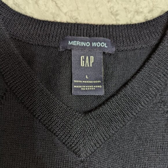 Gap Men's Knit Long Sleeve V-Neck Sweater 100% Merino Wool Navy Blue - Picture 3 of 4
